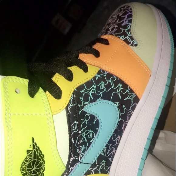 Air jordan 1 Mid “Lucky Charms” - Picture 2 of 4